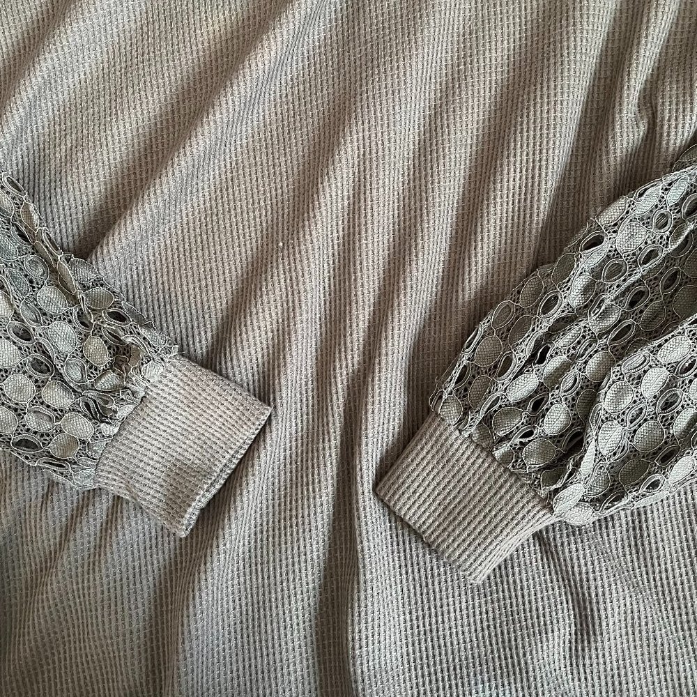 Miholl *Olive Green* Long Sleeve Top | Balloon Lace Sleeves | Zip Closure | EUC - Picture 9 of 10
